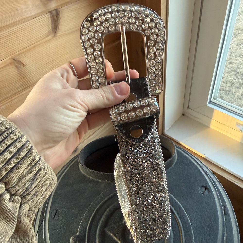 Ariat Western Crystal Rhinestone Leather Glitz Belt 36.5” Silver M/L - Picture 4 of 6